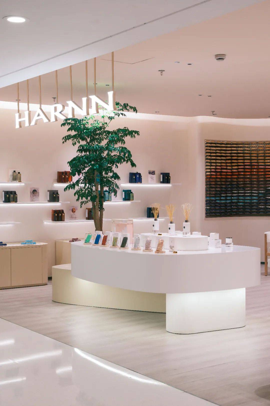 国HARNN打造中国线下零售新物种pg模拟器试玩“SPA+零售”泰(图1)